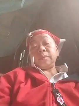 Snapshot of VangLe73 chatting on October 24, 2025, 3:05 am VangLe73 online show from October 24, 2025, 3:05 am