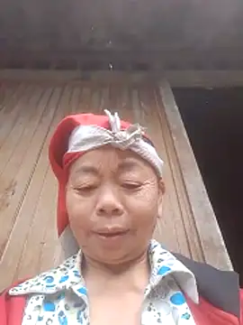 Snapshot of VangLe73 chatting on December 4, 2025, 4:00 am VangLe73 online show from December 4, 2025, 4:00 am