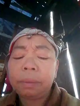 Snapshot of VangLe73 chatting on November 21, 2025, 3:38 am VangLe73 online show from November 21, 2025, 3:38 am