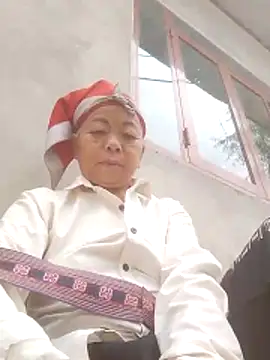 Snapshot of VangLe73 chatting on October 26, 2025, 4:57 am VangLe73 online show from October 26, 2025, 4:57 am