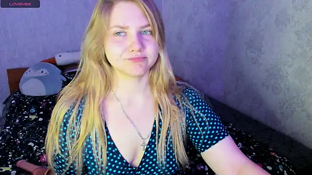 Snapshot of AlinaMors chatting on October 27, 2025, 9:43 am AlinaMors online show from October 27, 2025, 9:43 am