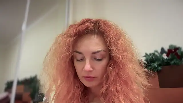 Reddgiirl online show from November 27, 2025, 10:21 pm