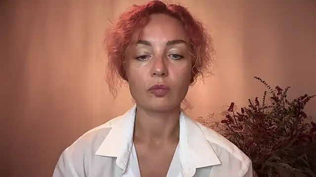 Reddgiirl online show from October 18, 2025, 6:10 pm