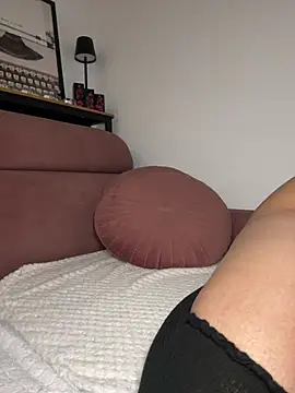 sonyaxbelle online show from April 15, 2026, 7:58 pm