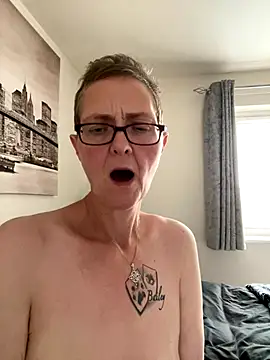 Curvy-Jinx online show from October 3, 2025, 8:49 am