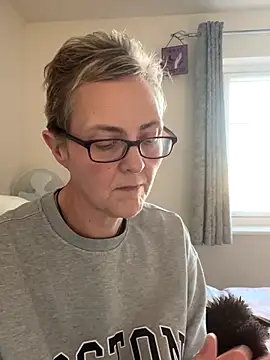 Curvy-Jinx online show from November 30, 2025, 1:56 pm