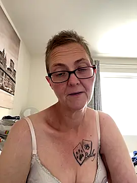 Curvy-Jinx online show from September 15, 2025, 7:20 am