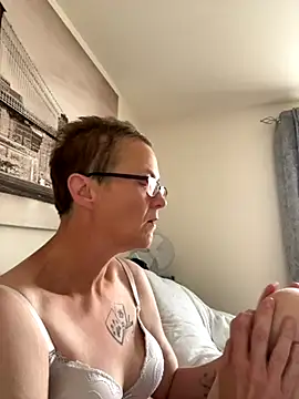 Curvy-Jinx online show from September 11, 2025, 12:38 pm