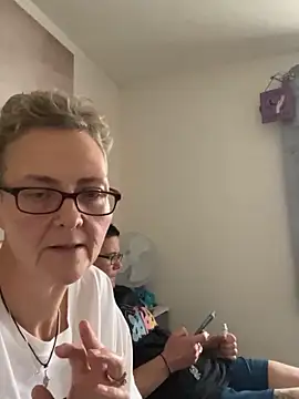 Curvy-Jinx online show from December 23, 2025, 9:19 am