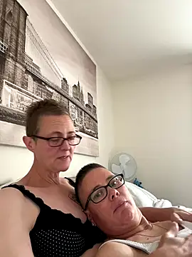 Curvy-Jinx online show from September 19, 2025, 7:34 am