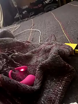 Snapshot of alber907 chatting on October 31, 2025, 12:02 pm alber907 online show from October 31, 2025, 12:02 pm