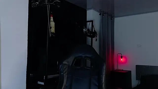 Angelabl0odborne online show from December 1, 2025, 6:09 pm