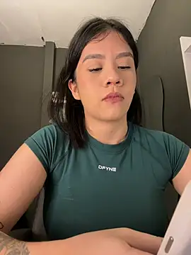 Snapshot of alhaana_ chatting on February 23, 2026, 11:49 pm alhaana online show from February 23, 2026, 11:49 pm