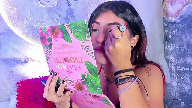 Snapshot of katierouge_ chatting on October 10, 2025, 6:03 am katierouge online show from October 10, 2025, 6:03 am