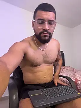 Snapshot of vincentjaxon chatting on November 3, 2025, 10:52 am vincentjaxon online show from November 3, 2025, 10:52 am