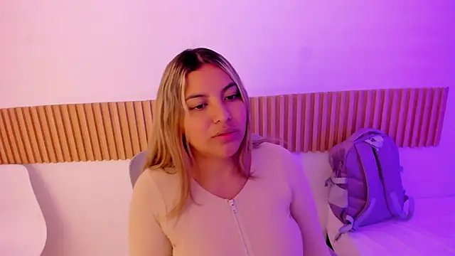 OliviaSweett online show from April 8, 2026, 7:37 pm