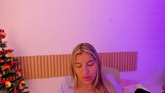 OliviaSweett online show from December 20, 2025, 4:54 pm