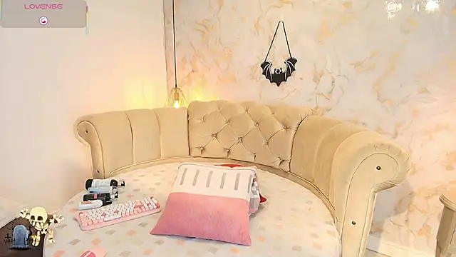 Snapshot of nathaliamiller chatting on October 31, 2025, 4:25 pm nathaliamiller online show from October 31, 2025, 4:25 pm