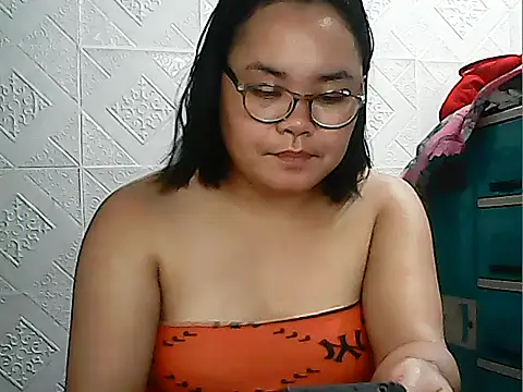 CreamyPussy4uxx online show from February 7, 2026, 9:50 am