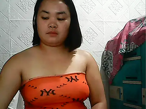 CreamyPussy4uxx online show from February 14, 2026, 10:04 am