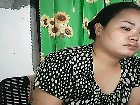 CreamyPussy4uxx online show from November 1, 2025, 10:14 pm