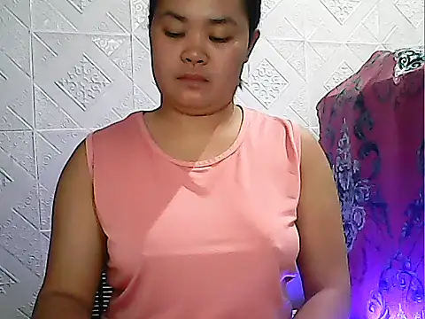 CreamyPussy4uxx online show from April 2, 2026, 12:56 pm