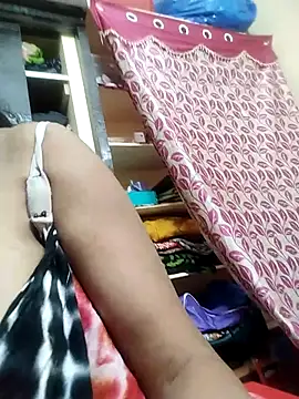 Snapshot of Devi-with-Ram chatting on October 6, 2025, 4:19 pm Devi-with-Ram online show from October 6, 2025, 4:19 pm