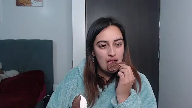 Snapshot of Meggan_n chatting on November 25, 2025, 3:40 am Meggan n online show from November 25, 2025, 3:40 am