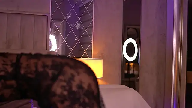 Snapshot of FrancescaDante chatting on February 8, 2026, 7:28 am FrancescaDante online show from February 8, 2026, 7:28 am