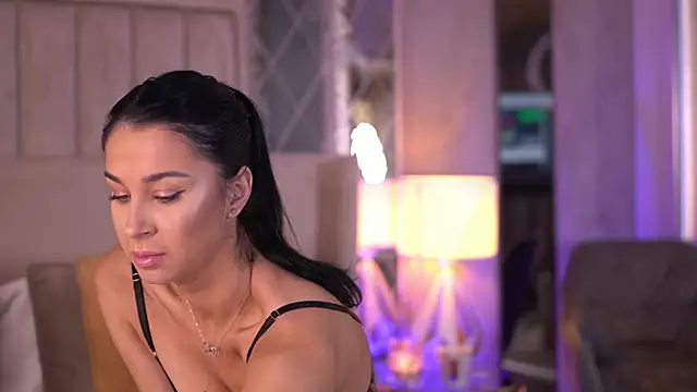 Snapshot of FrancescaDante chatting on October 17, 2025, 5:44 am FrancescaDante online show from October 17, 2025, 5:44 am