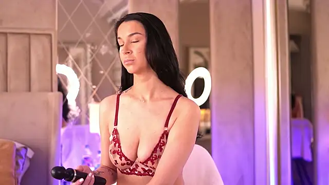 Snapshot of FrancescaDante chatting on February 25, 2026, 6:57 am FrancescaDante online show from February 25, 2026, 6:57 am