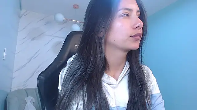 victoria hernandez t  online show from May 11, 2026, 1:12 pm