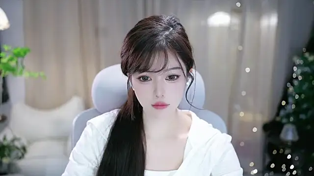 Snapshot of Fortune2Me chatting on October 28, 2025, 4:46 am Fortune2Me online show from October 28, 2025, 4:46 am