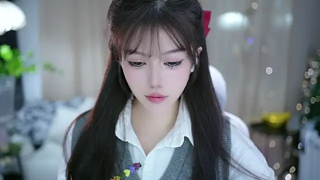 Snapshot of Fortune2Me chatting on November 23, 2025, 6:01 am Fortune2Me online show from November 23, 2025, 6:01 am