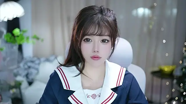 Snapshot of Fortune2Me chatting on November 19, 2025, 5:51 am Fortune2Me online show from November 19, 2025, 5:51 am