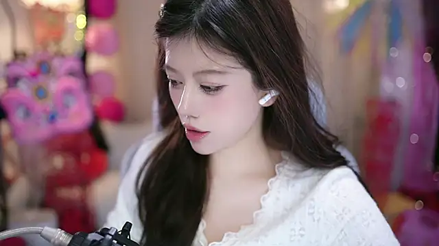 Snapshot of Fortune2Me chatting on January 7, 2026, 6:07 am Fortune2Me online show from January 7, 2026, 6:07 am