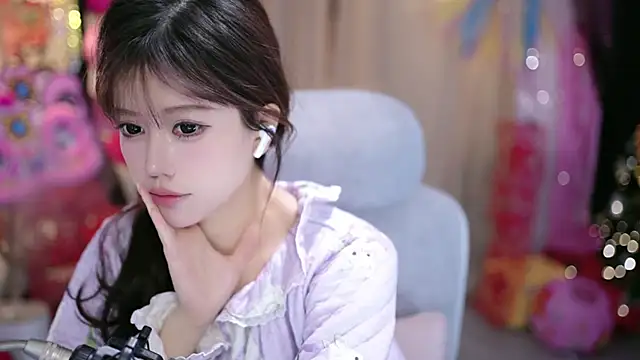 Snapshot of Fortune2Me chatting on January 6, 2026, 5:55 am Fortune2Me online show from January 6, 2026, 5:55 am