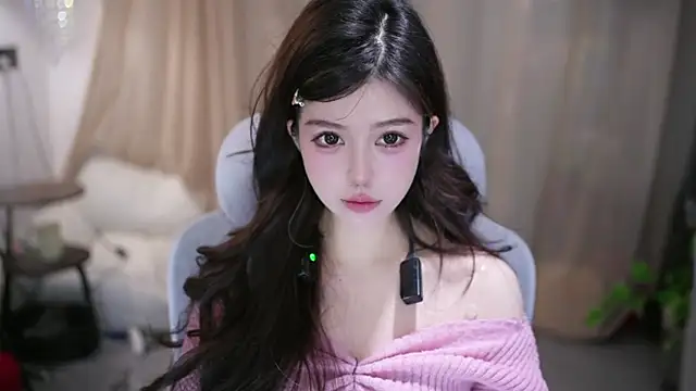 Snapshot of Fortune2Me chatting on February 10, 2026, 6:12 am Fortune2Me online show from February 10, 2026, 6:12 am