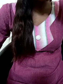 Alia-00 online show from September 18, 2025, 4:37 am