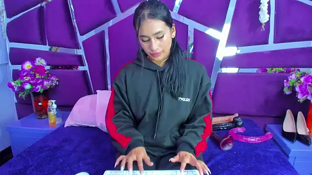 Snapshot of Miaa_Davis_ chatting on February 25, 2026, 2:45 am Miaa Davis online show from February 25, 2026, 2:45 am