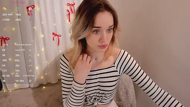 Snapshot of DiscoPotato chatting on December 17, 2025, 12:54 pm DiscoPotato online show from December 17, 2025, 12:54 pm