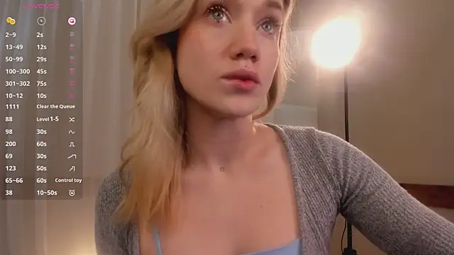 Snapshot of DiscoPotato chatting on November 16, 2025, 12:43 pm DiscoPotato online show from November 16, 2025, 12:43 pm