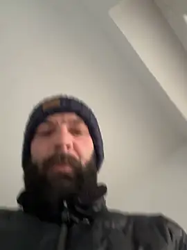 Snapshot of Michel_huge chatting on February 9, 2026, 6:22 am Michel huge online show from February 9, 2026, 6:22 am