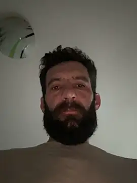 Snapshot of Michel_huge chatting on February 8, 2026, 6:11 am Michel huge online show from February 8, 2026, 6:11 am