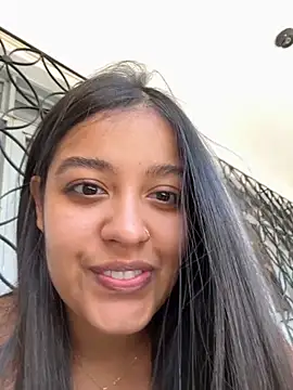 Camila Bustamante online show from October 21, 2025, 5:12 pm