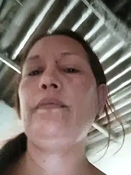 marinita13 online show from October 18, 2025, 7:38 pm