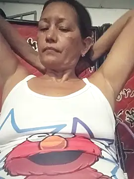 marinita13 online show from November 1, 2025, 12:39 am