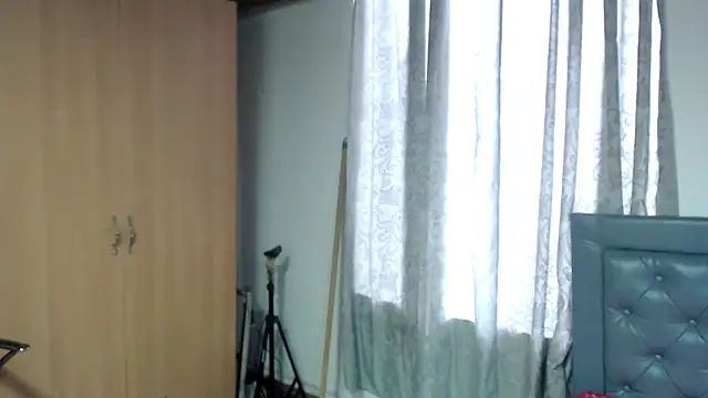 sarah aguilar online show from April 14, 2026, 2:33 pm