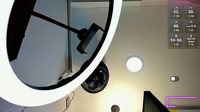 samantamilk6 online show from October 23, 2025, 11:31 am