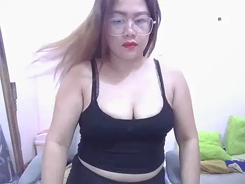 Snapshot of WildPussy4uxx chatting on November 18, 2025, 6:00 pm WildPussy4uxx online show from November 18, 2025, 6:00 pm